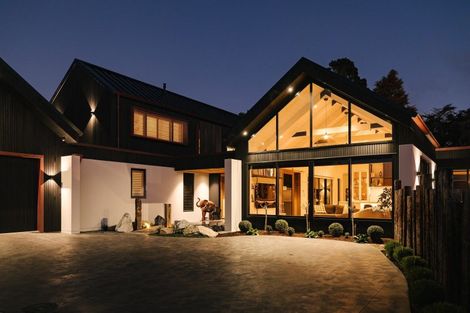 Photo of property in 69 Kanuka Drive, Hokowhitu, Palmerston North, 4410