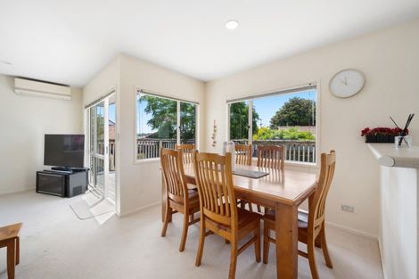 Photo of property in 2/138 Whitford Road, Somerville, Auckland, 2014