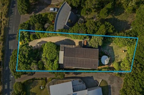 Photo of property in 42 Waitea Road, Muriwai, Waimauku, 0881