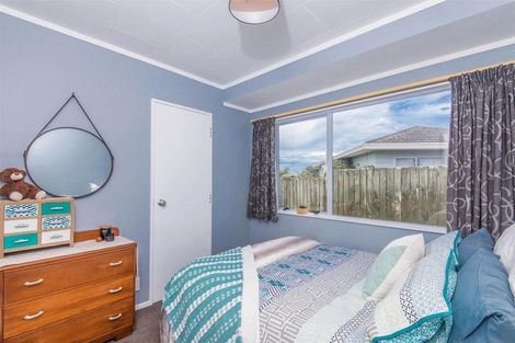 Photo of property in 11 Maraval Crescent, Grenada Village, Wellington, 6037