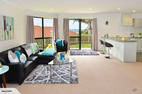 Photo of property in 86a Luckens Road, West Harbour, Auckland, 0618