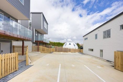 Photo of property in 298f Sunset Road, Windsor Park, Auckland, 0632