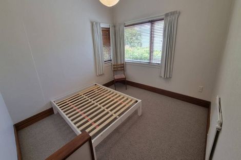 Photo of property in 94 Kelburn Parade, Kelburn, Wellington, 6012