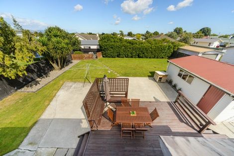 Photo of property in 32 Suzanne Grove, Kelvin Grove, Palmerston North, 4414