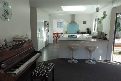 Photo of property in 22 Satara Crescent, Khandallah, Wellington, 6035