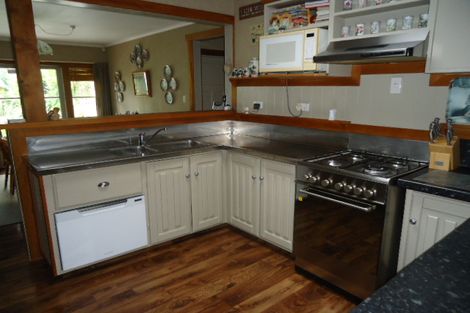 Photo of property in 122 Tirau Street, Putaruru, 3411