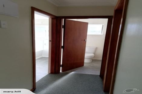 Photo of property in 75 Pahiatua Street, Hokowhitu, Palmerston North, 4410