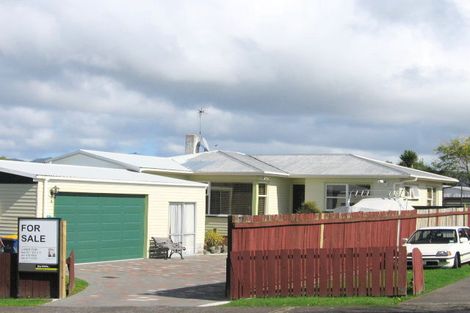 Photo of property in 71 View Road, Henderson, Auckland, 0612