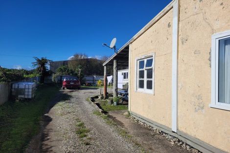 Photo of property in 6 The Esplanade, Westport, 7825