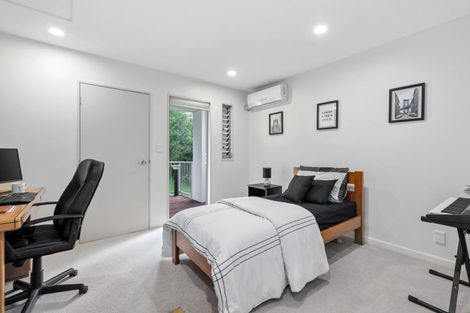 Photo of property in 5 Oakford Park Crescent, Greenhithe, Auckland, 0632