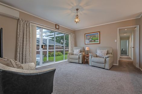 Photo of property in 67 Pacific Drive, Fitzherbert, Palmerston North, 4410