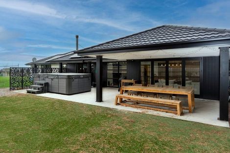 Photo of property in 26 Kingfisher Avenue, Amberley, 7410