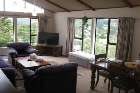 Photo of property in 272 Dowse Drive, Maungaraki, Lower Hutt, 5010