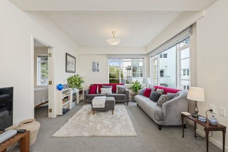 Photo of property in Wharenui Apartments, 274 Oriental Parade, Oriental Bay, Wellington, 6011