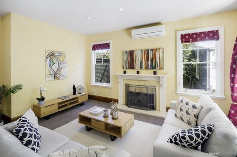 Photo of property in 10 Harriett Street, Thorndon, Wellington, 6011