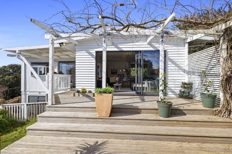 Photo of property in 18 Doralto Road, Frankleigh Park, New Plymouth, 4310