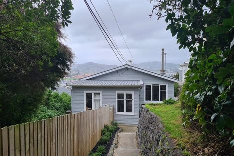 Photo of property in 14 Buckingham Street, Melrose, Wellington, 6023