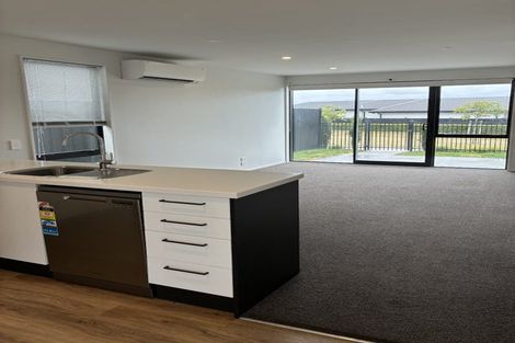 Photo of property in 5 Wheatsheaf Lane, Heathcote Valley, Christchurch, 8022