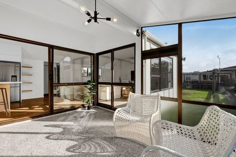 Photo of property in 250 Tukapa Street, Westown, New Plymouth, 4310