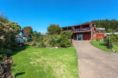 Photo of property in 124 Titiro Place, Onemana, Whangamata, 3691