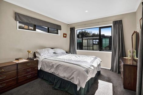 Photo of property in 2 Heaphy Road, Opunake, 4616