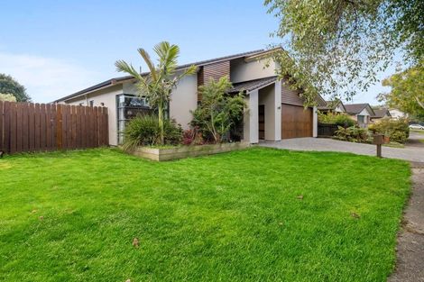 Photo of property in 25 Erne Crescent, East Tamaki, Auckland, 2016