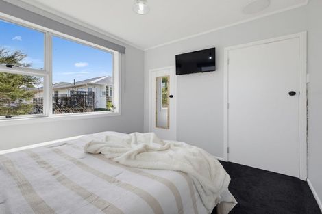 Photo of property in 2 Bromley Place, Westown, New Plymouth, 4310