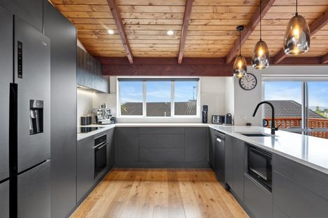 Photo of property in 44 Westpark Drive, West Harbour, Auckland, 0618