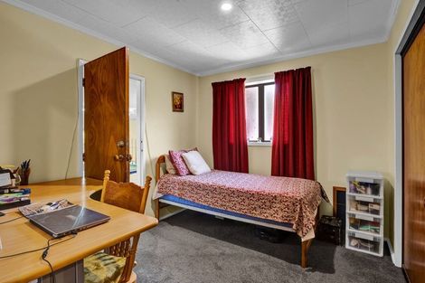 Photo of property in 244 Maata Road, Eltham, 4398