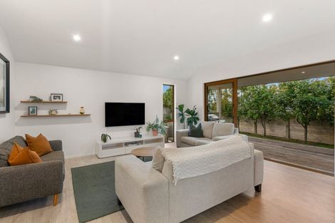 Photo of property in 6 Turpin Road, Riverhead, 0820
