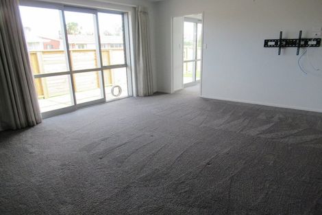 Photo of property in 65 Karaka Crescent, Levin, 5510
