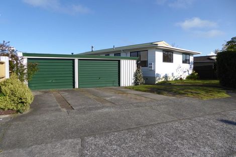 Photo of property in 19 Regents Grove, Richmond Heights, Taupo, 3330