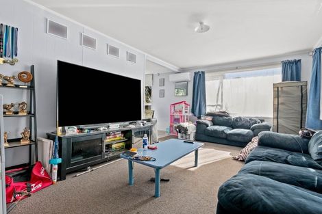 Photo of property in 30 Hyperion Drive, Randwick Park, Auckland, 2105