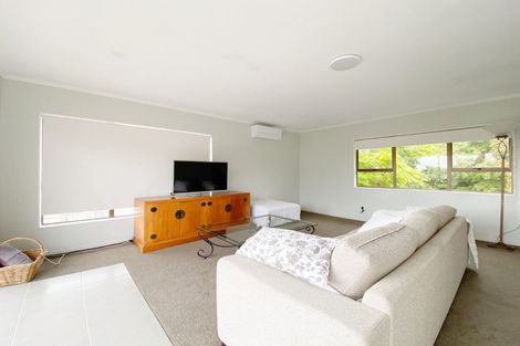 Photo of property in 2 Eastglen Road, Glen Eden, Auckland, 0602