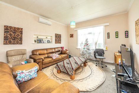 Photo of property in 23 Egmont Street, Castlecliff, Whanganui, 4501