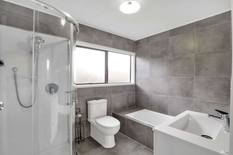 Photo of property in 65 Reynella Drive, Massey, Auckland, 0614