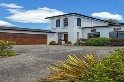 Photo of property in 60 Ruapehu Drive, Fitzherbert, Palmerston North, 4410