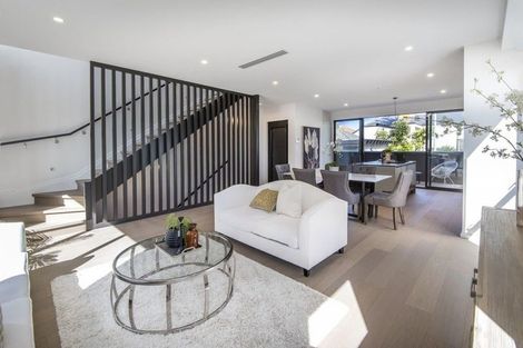 Photo of property in 16d Saltburn Road, Milford, Auckland, 0620