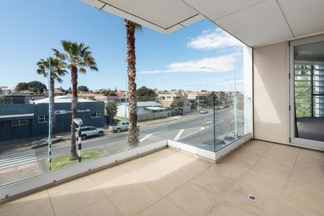 Photo of property in Algarve Apartments, 204/332 Maunganui Road, Mount Maunganui, 3116