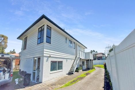 Photo of property in 31 Covil Avenue, Te Atatu South, Auckland, 0610
