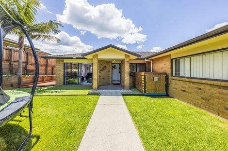 Photo of property in 30 Saralee Drive, Manurewa, Auckland, 2105