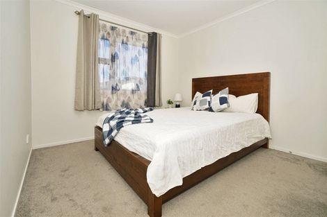 Photo of property in 2 Faber Place, Rototuna North, Hamilton, 3210