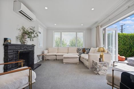 Photo of property in 5 Wallace Road, Mangere Bridge, Auckland, 2022