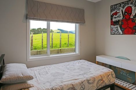 Photo of property in 15 Cyprus Place, Fitzherbert, Palmerston North, 4410