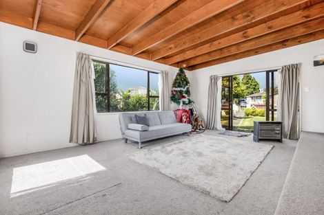 Photo of property in 3 Poutini Place, Manurewa, Auckland, 2102