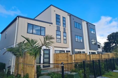 Photo of property in 11/122 Pooks Road, Ranui, Auckland, 0612