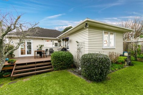 Photo of property in 22 Brandon Road, Glen Eden, Auckland, 0602