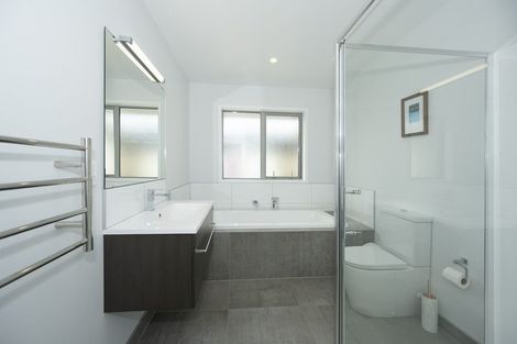 Photo of property in 18 Lamborn Drive, Papakura, 2110