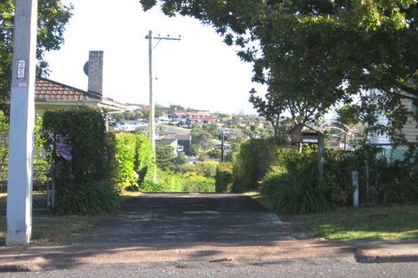 Photo of property in 78 Pupuke Road, Hillcrest, Auckland, 0627