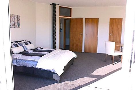 Photo of property in 389 Yaldhurst Road, Russley, Christchurch, 8042